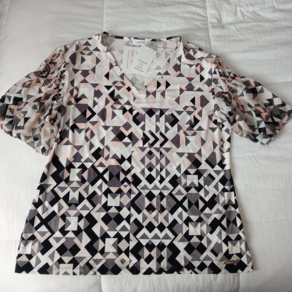 Calvin Klein geometric pattern top - Picture 1 of 2
